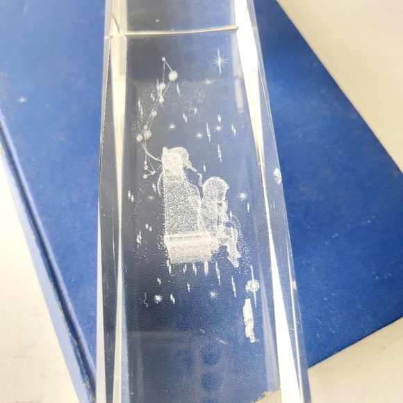 Gemini Crystal Paperweight - Picture 9 of 12